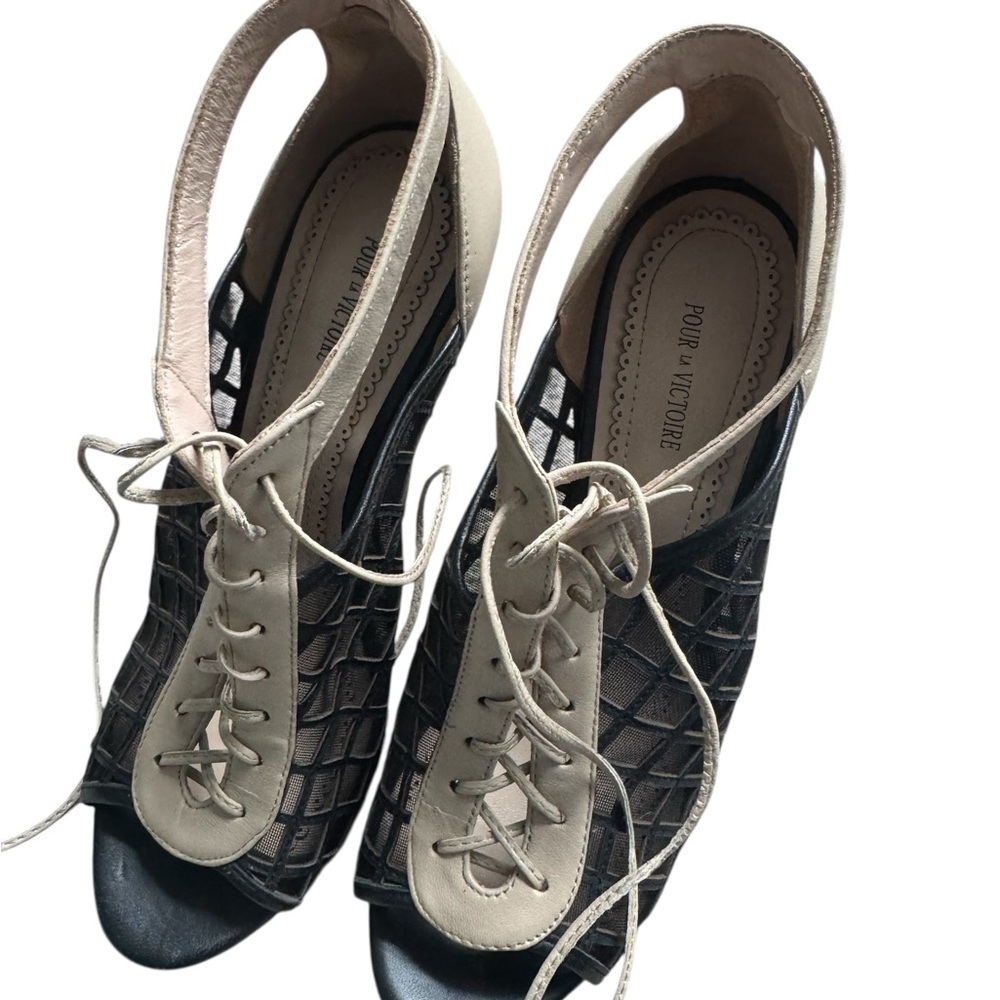Pour La Victoire Two-Tone Lace Up Boots